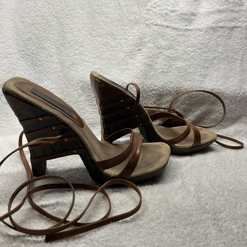 Elegant Brown Strappy Women's Heels - Picture 2 of 9